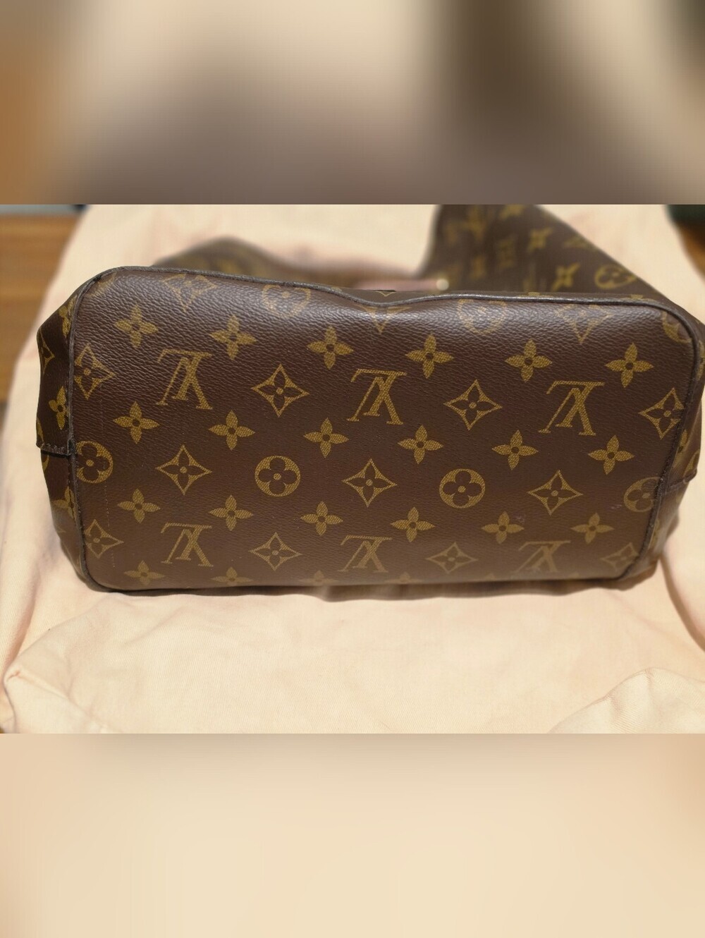 Louis Vuitton Neonoe Rose Poudre - Picture 2 of 9